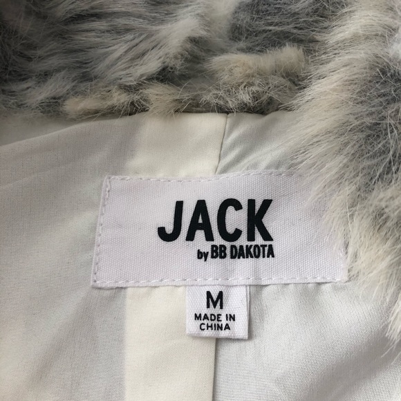 Faux Fur Vest - Picture 2 of 3